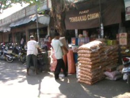 Berkah Lebaran, Pedagang Kue Berhasil Mengais Keuntungan Berlipat